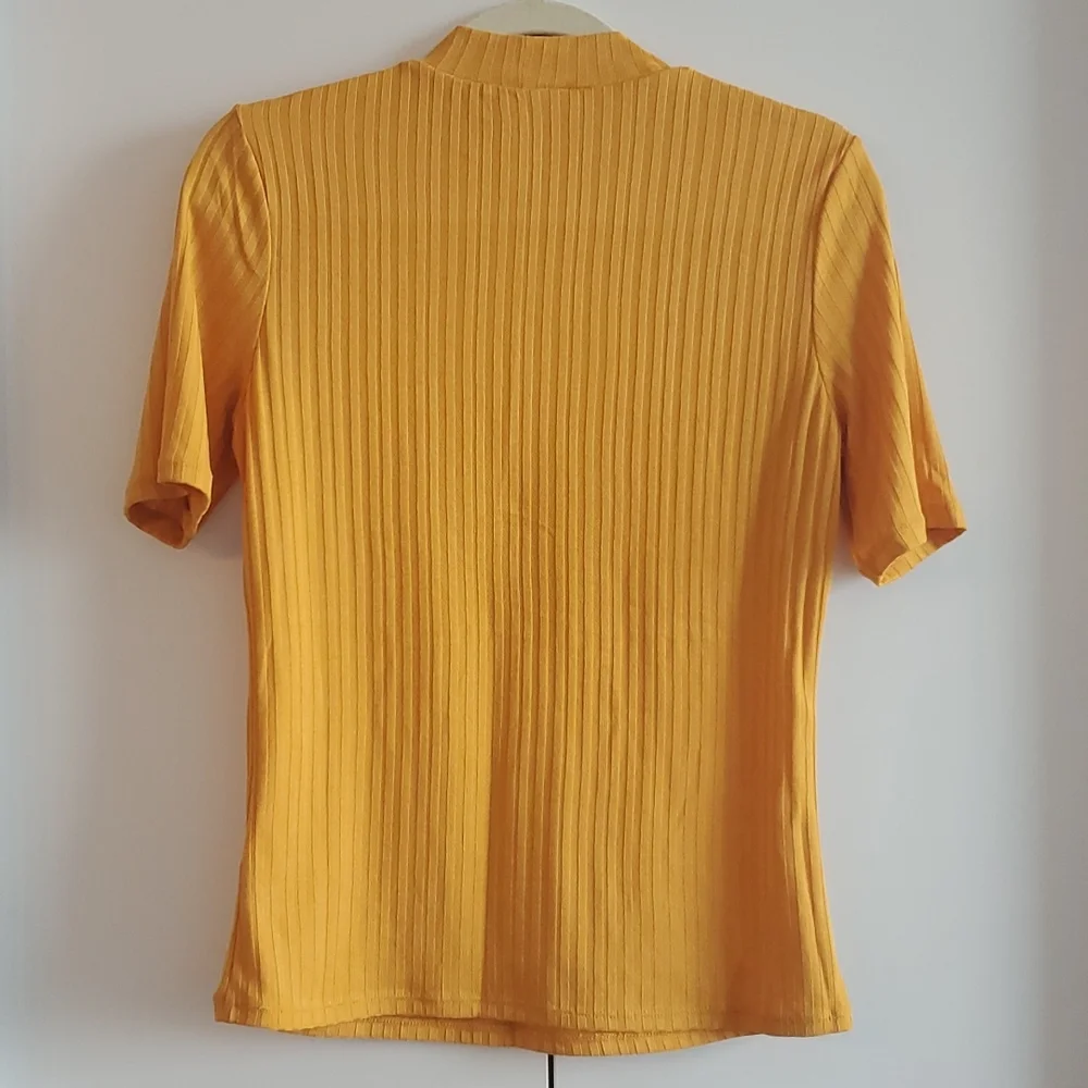 H&M Ribbed Tee - Picture 2 of 4
